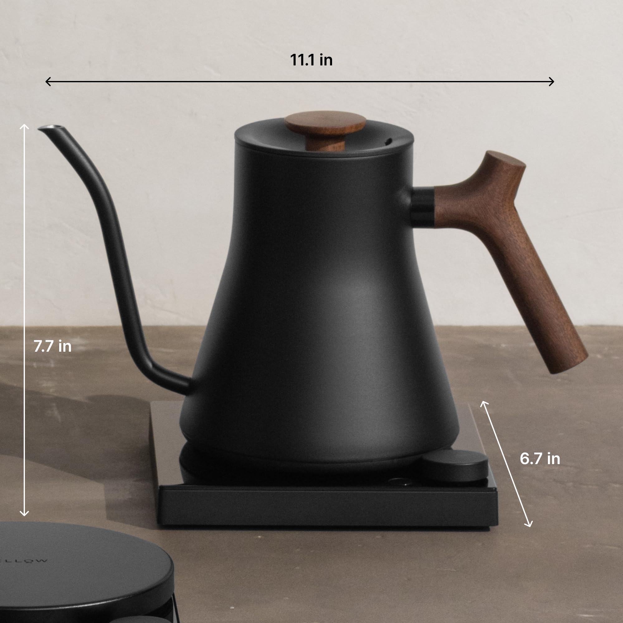 Brew timer display on the Pro Studio Edition aiding pour-over timing