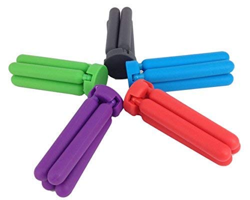 FENGCHEN trivet can hold a phone or tablet during meals.