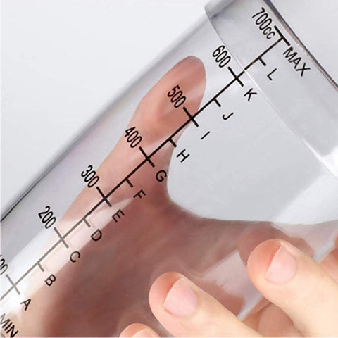 FEOWV shaker ideal for cocktails, smoothies, and milk drinks.