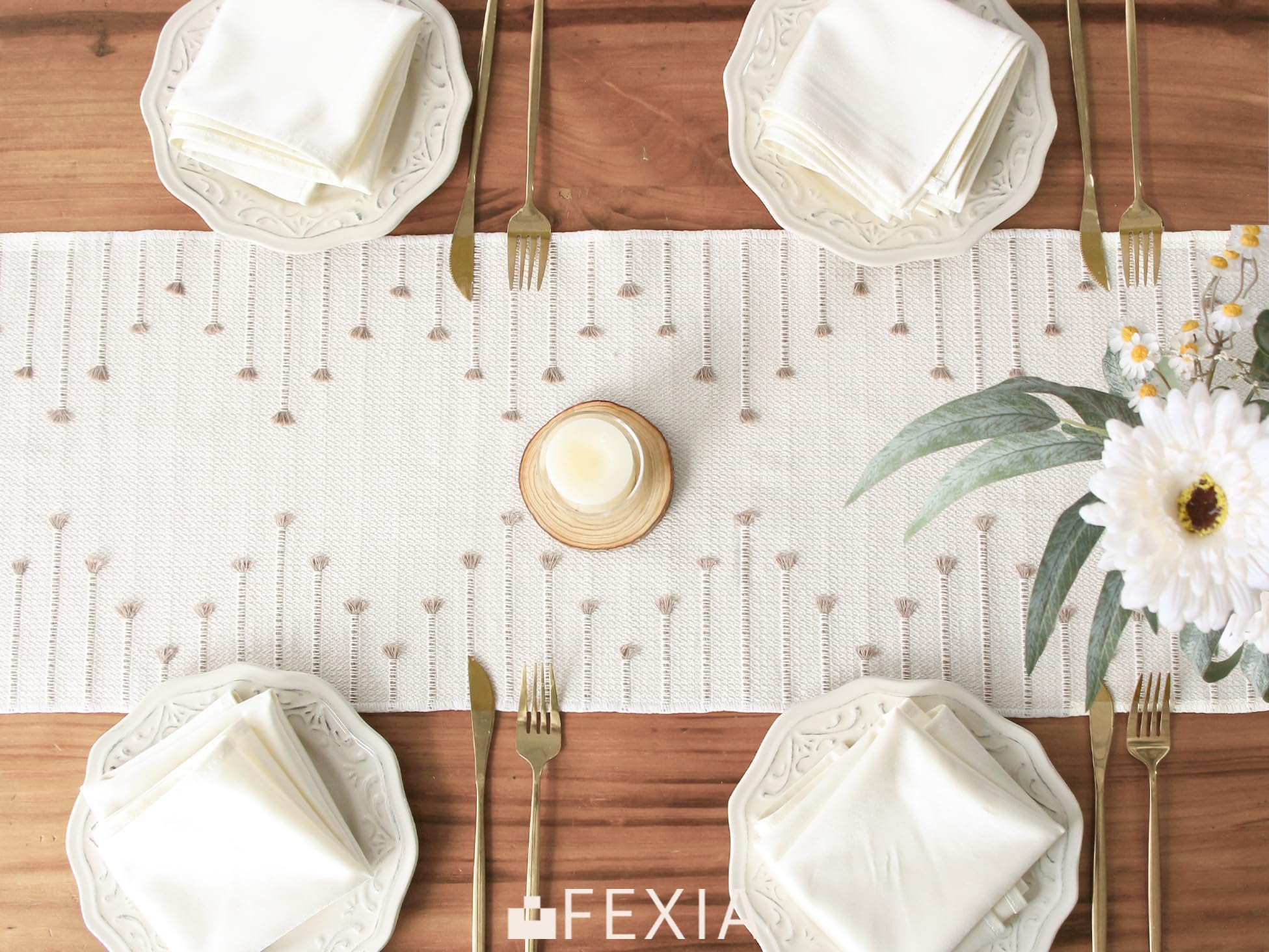 FEXIA table runner displayed on a coffee table for versatile decor