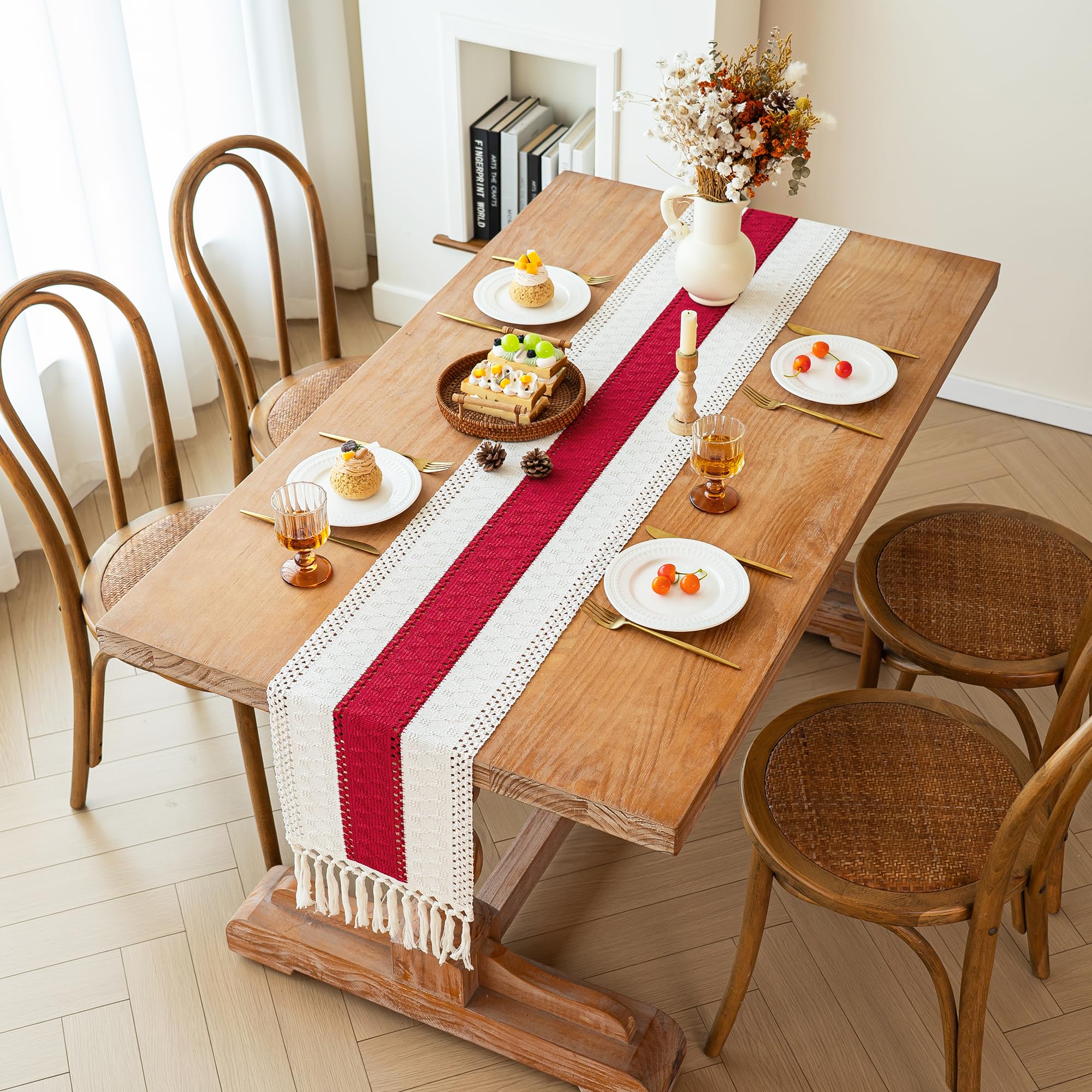 FEXIA festive centerpiece idea enhancing family meals and holiday photos.