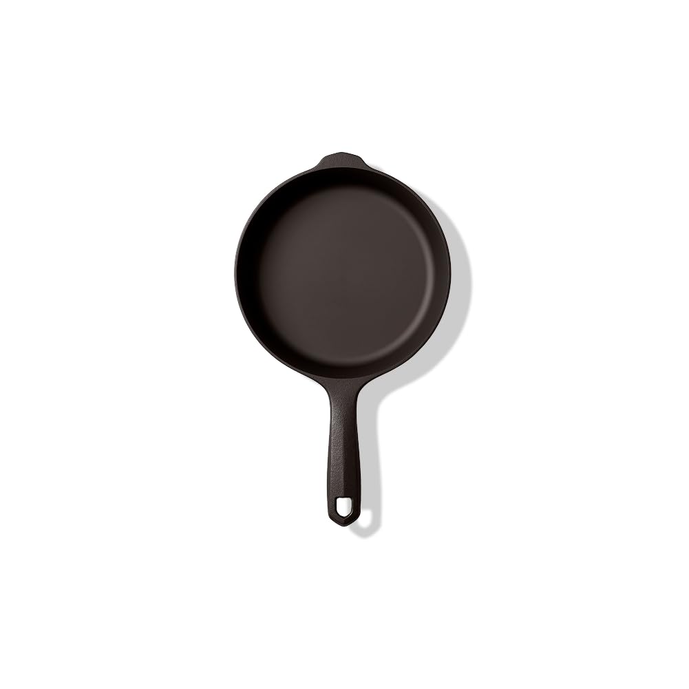 Field Company no4 skillet with an egg for quick single servings
