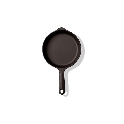 Field Company no4 skillet with an egg for quick single servings