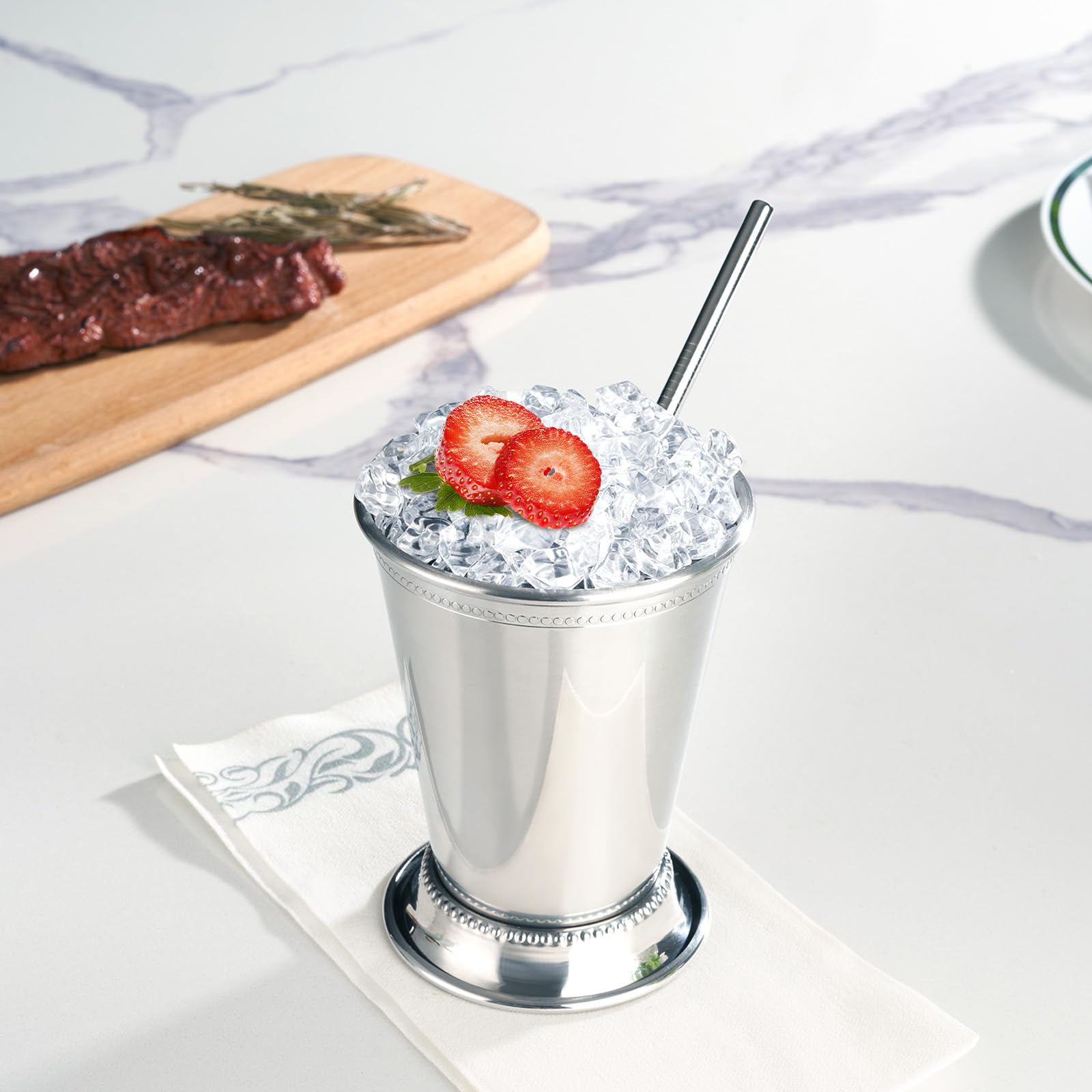 Fijinhom stable, rounded-bottom cups prevent tipping during servings