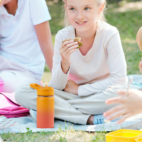 Fijinhom vacuum insulated bottle maintains drink temperature for hours.