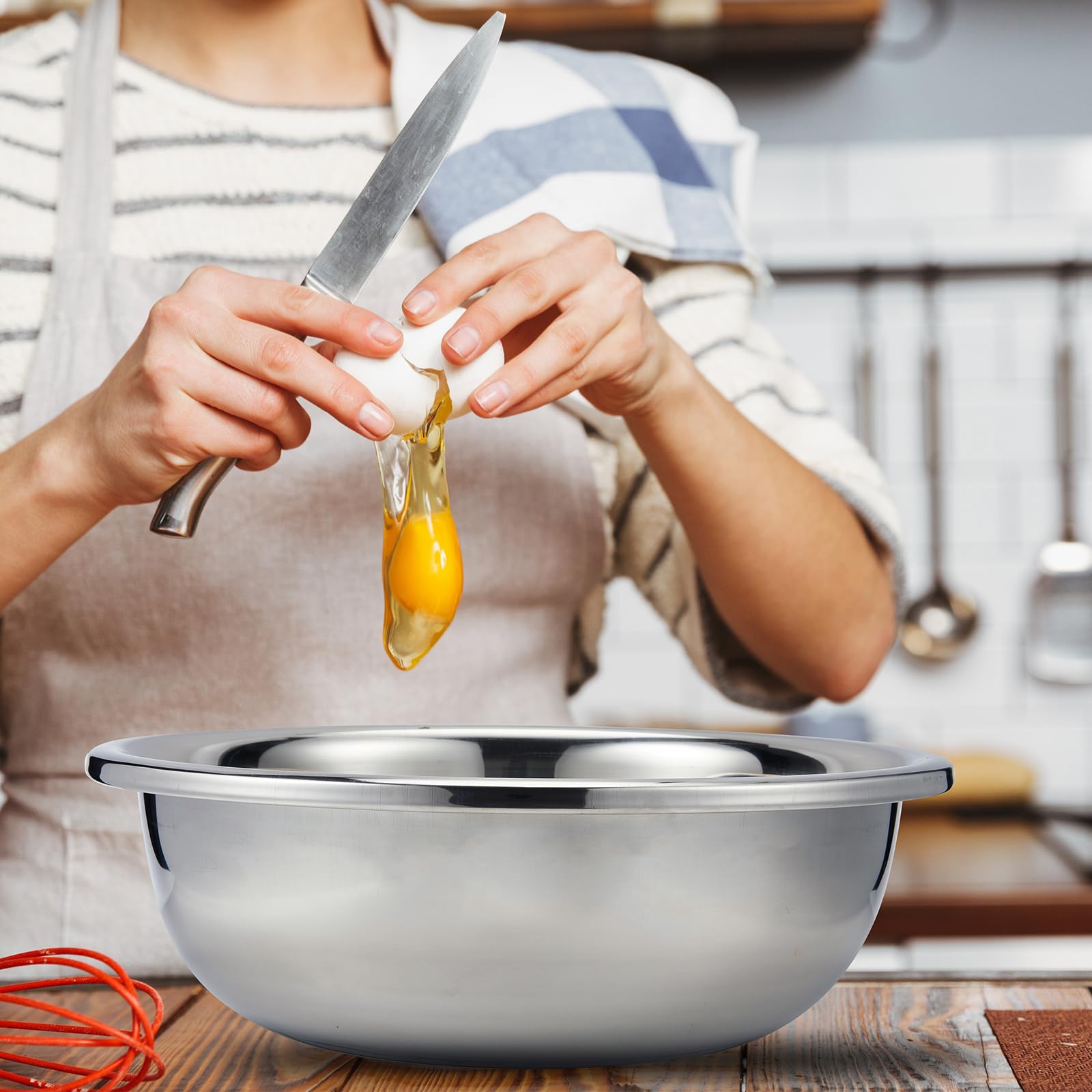 FillTouch polished silver finish large bowl adds elegance to everyday cooking.
