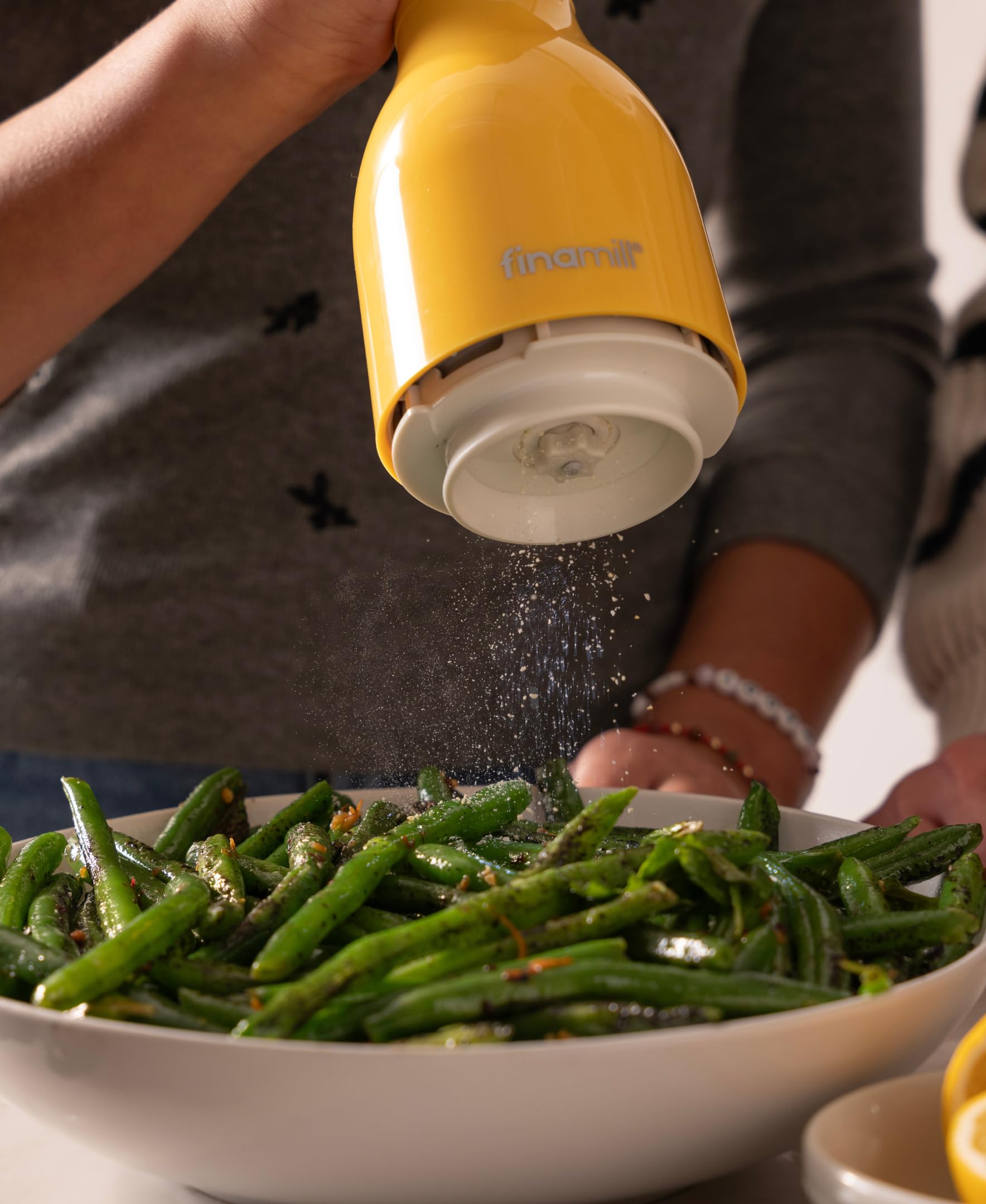 FinaMill Everyday Pod in use for common spice grinding.