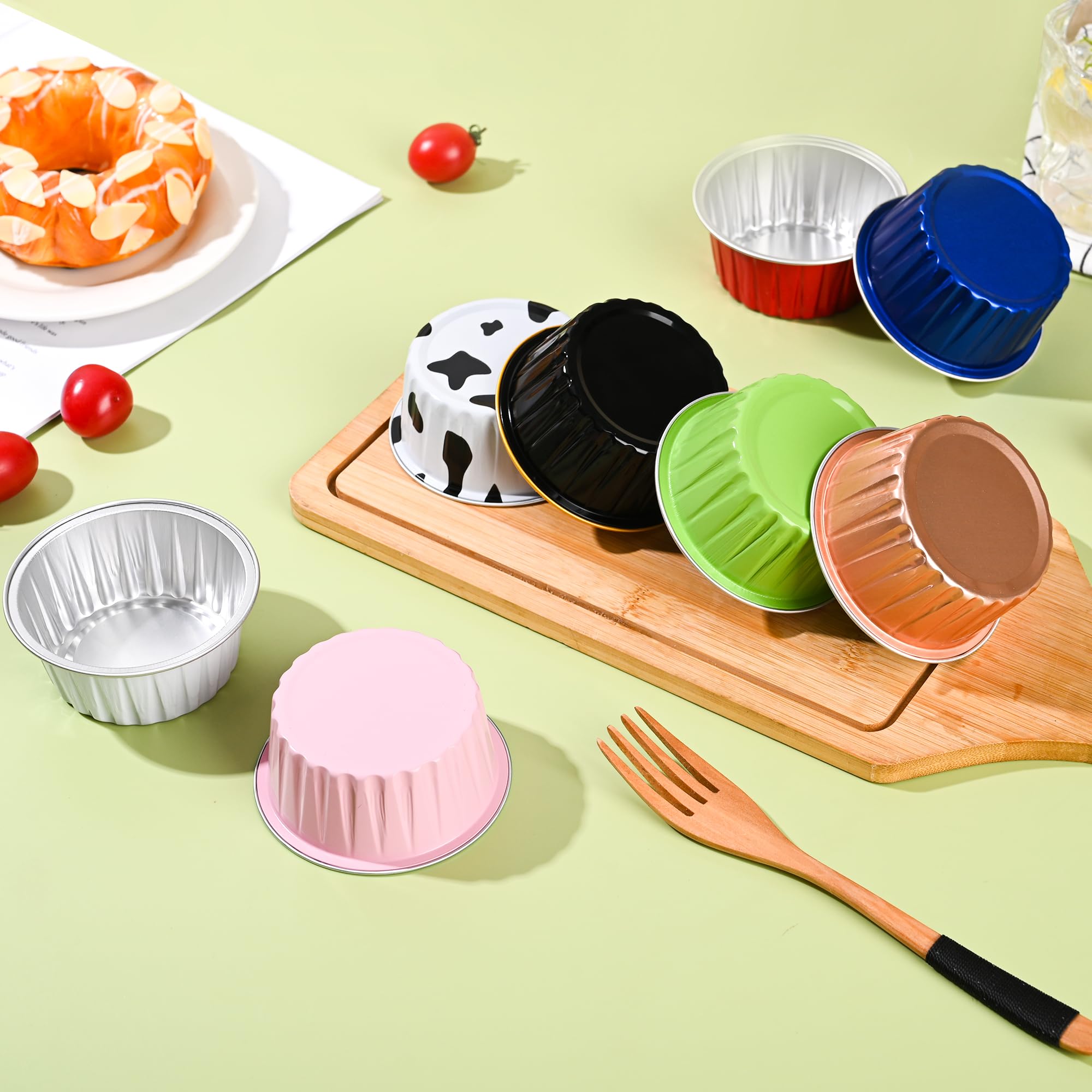 Findful even-heat aluminum pans ensure uniform cooking across each dessert cup.