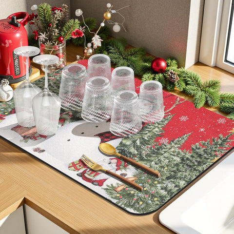 Findosom dish mat featuring Christmas tree pattern to add festive decor