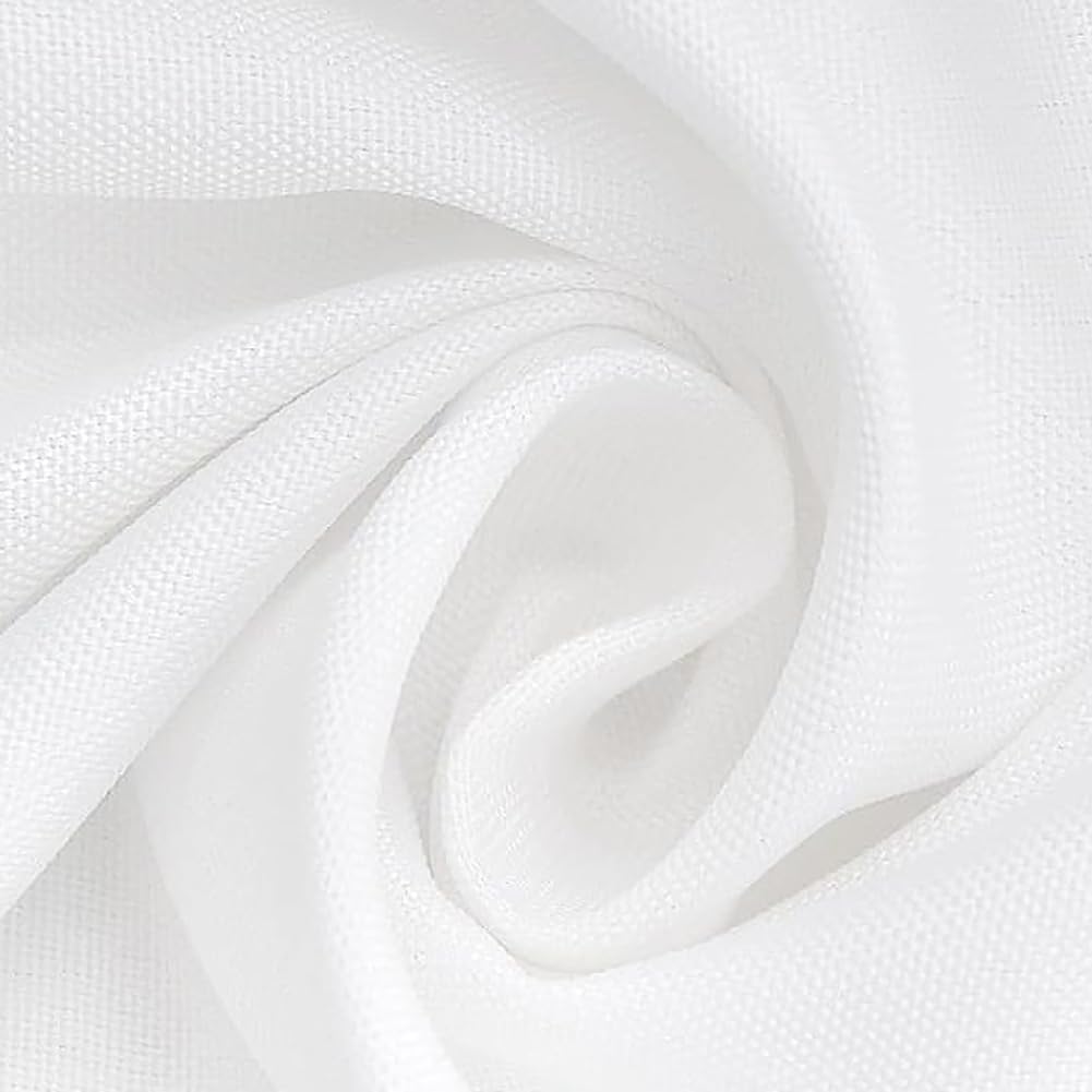 FindYou stain-resistant, machine-washable tablecloth ideal for spills