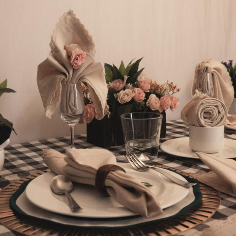 Fingercraft dining table napkin arrangement enhances elegance at meals