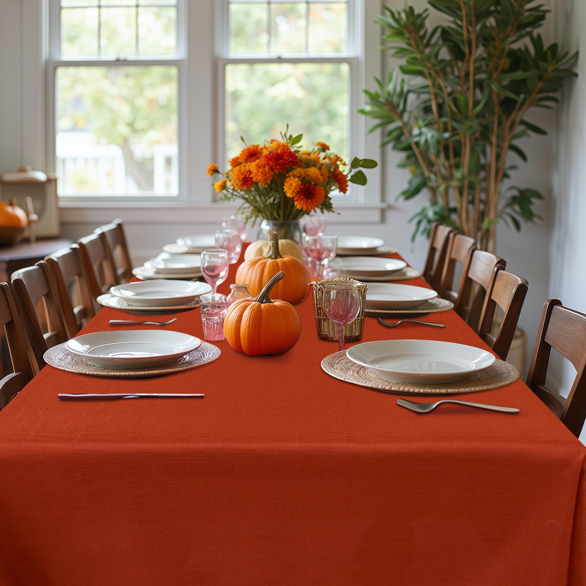 Close-up of the delicate weave on a Fitable tablecloth for a refined rustic look.