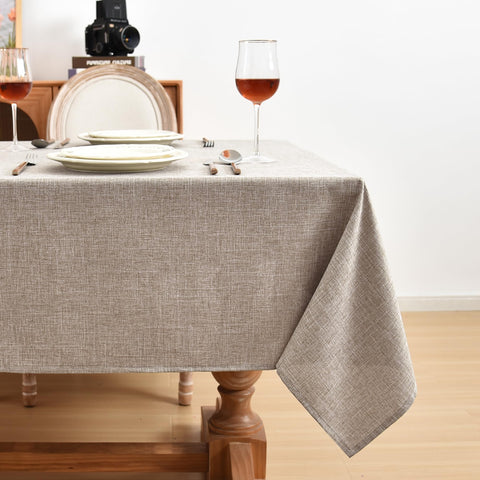 Fitable Nature wrinkle-resistant tablecloth close-up demonstrates smooth surface feel.