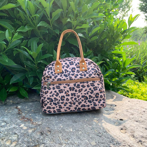FlowFly Leopard lunch bag easy to wipe clean for busy families
