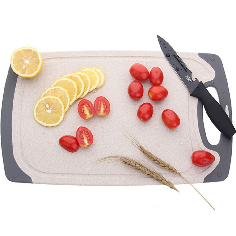 FlyingsSea anti-slip edges keep the board steady while slicing.