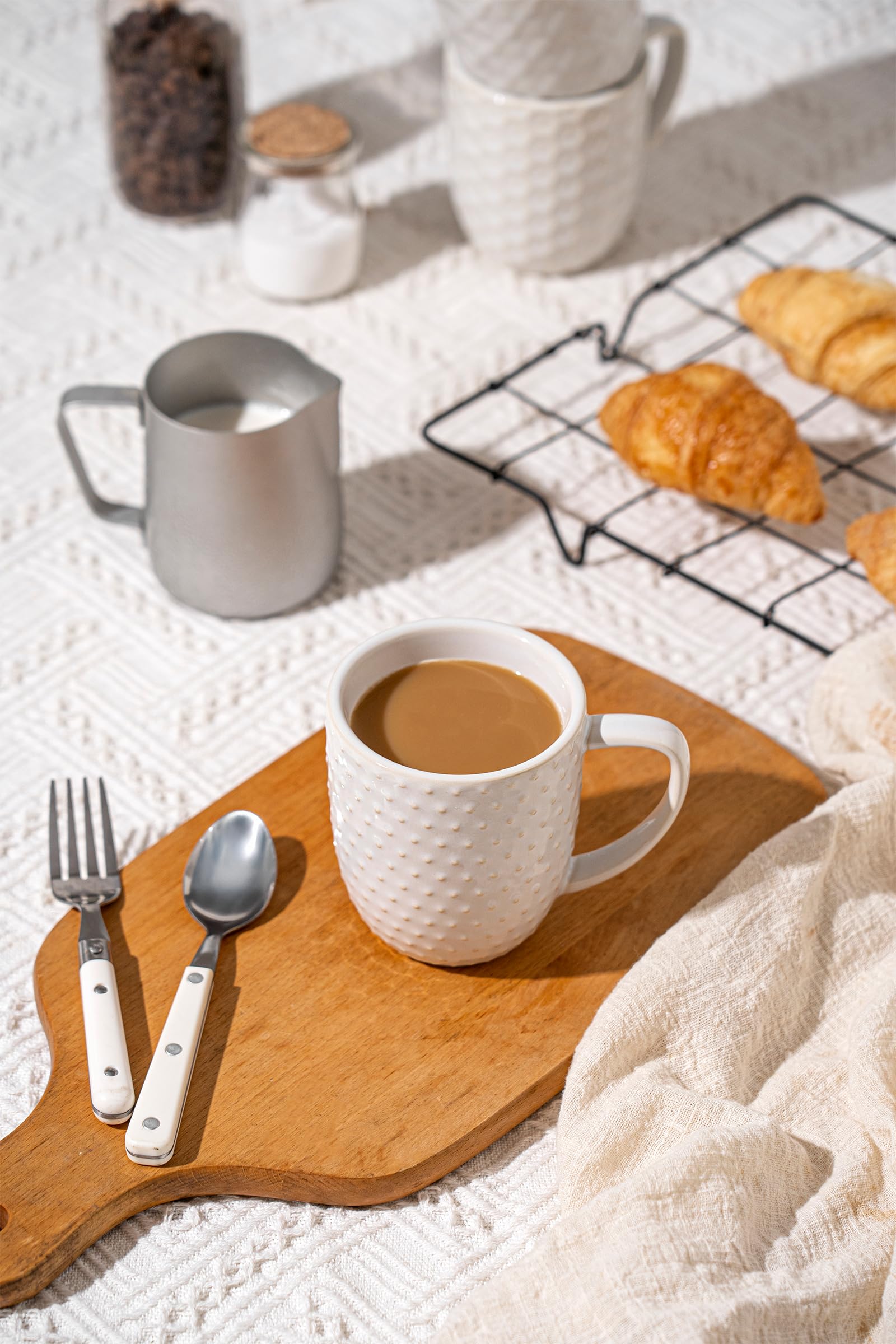 FOBENTA honeycomb embossment mug combines grip and charm for daily use