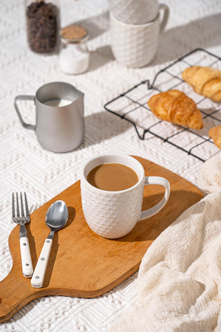FOBENTA honeycomb embossment mug combines grip and charm for daily use