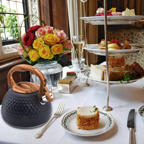 Foedo Tea Kettle side view highlighting spout and ergonomic handle