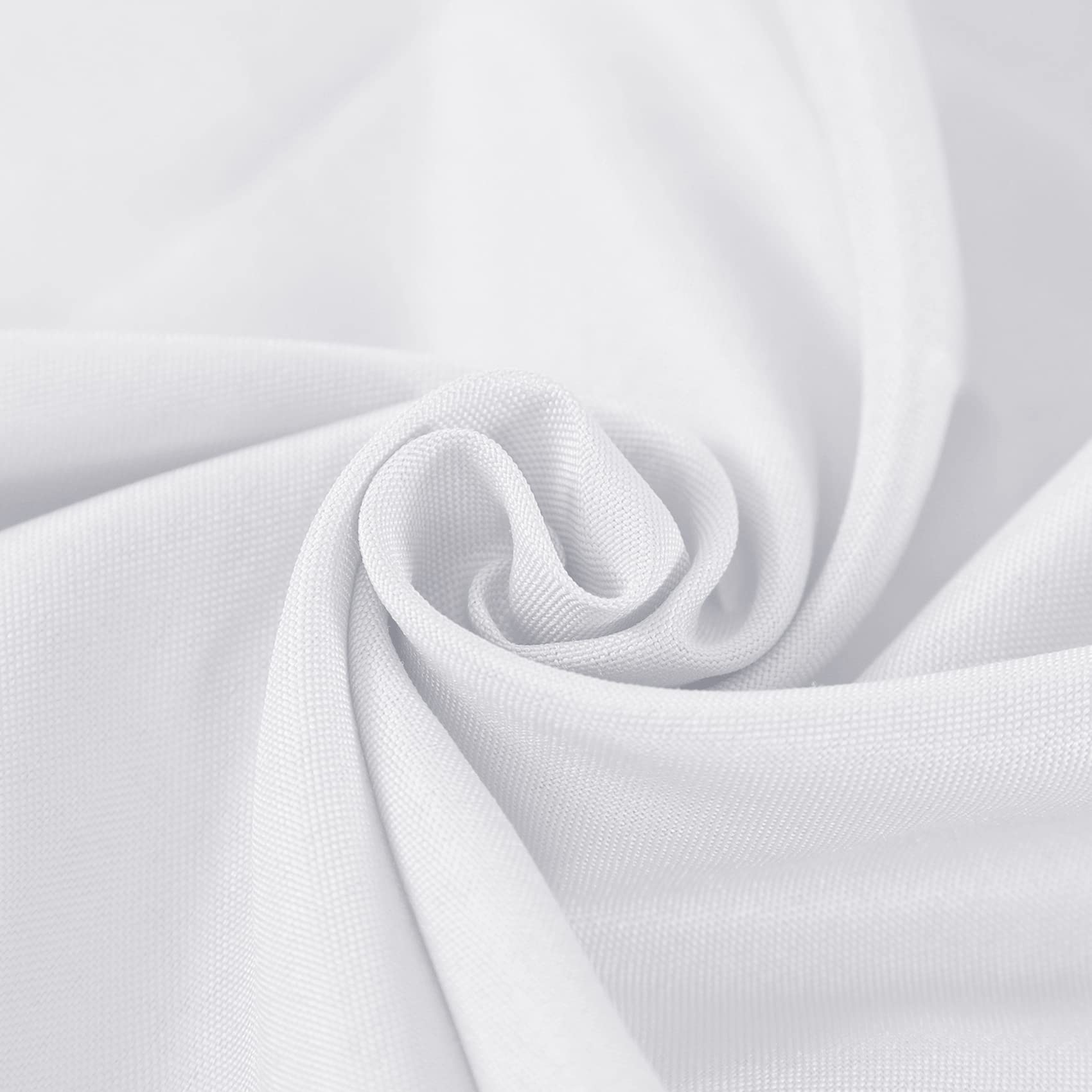 Fokitut wrinkle-free polyester keeps a neat look.