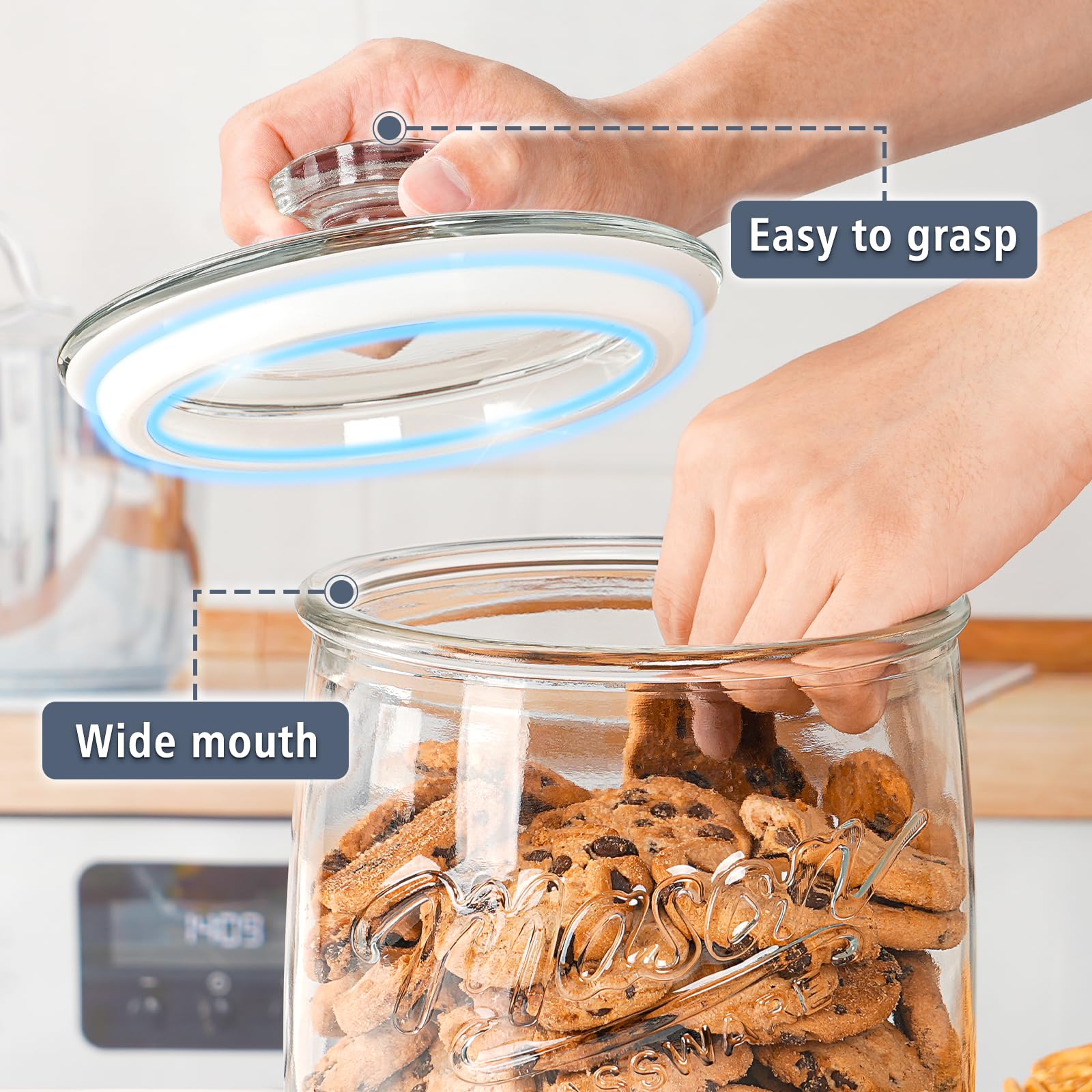 Folinstall jar with built-in measurement markings ideal for scooping flour or coffee.