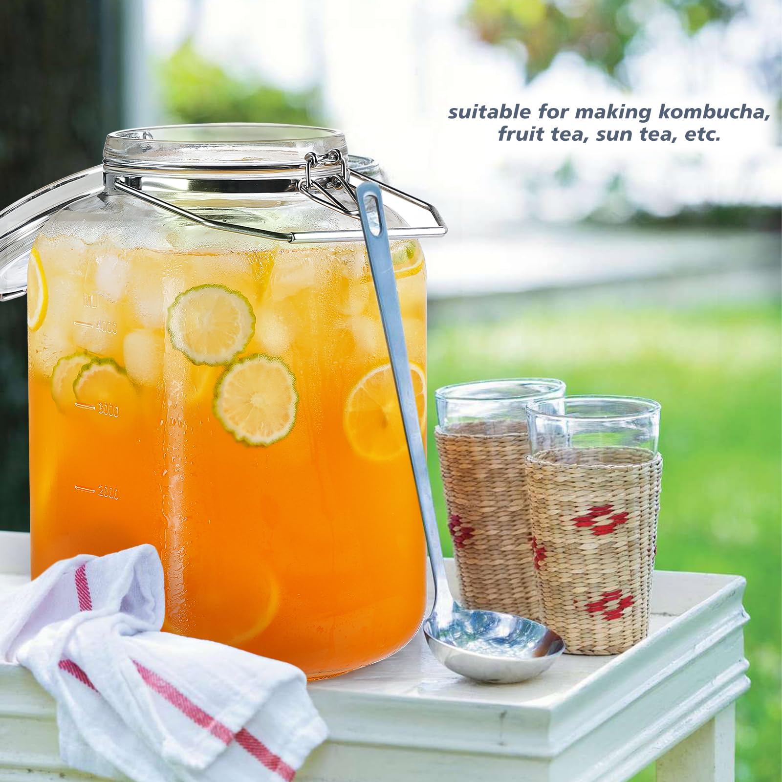 Folinstall jar ideal for pickled eggs and preserved foods.