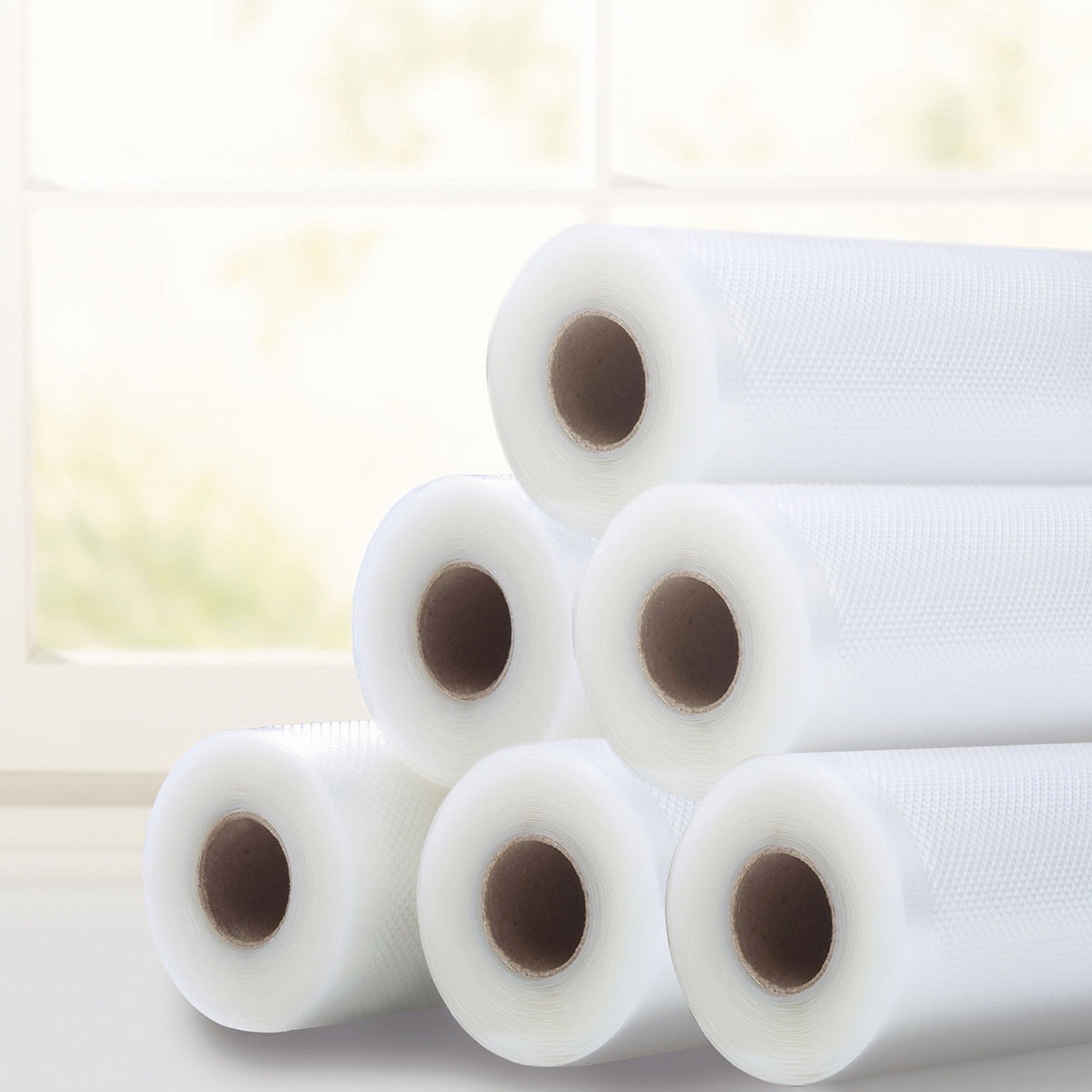 FoodSaver BPA-free multilayer roll provides a strong barrier for freezer and fridge
