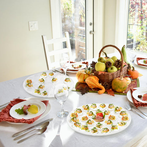 Foraineam chip-resistant porcelain keeps trays looking pristine after frequent use.