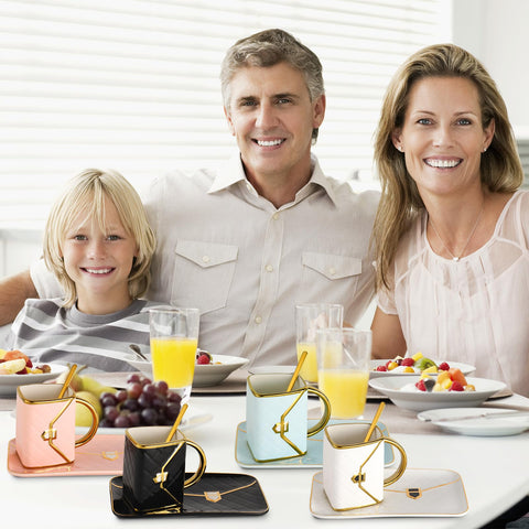Fovima handbag mug highlights diamond pattern and gold accents for stylish gifting.