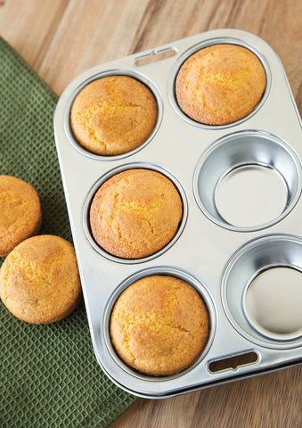 Fox Run 4867 muffin pan with baked muffins demonstrates even browning possibilities.