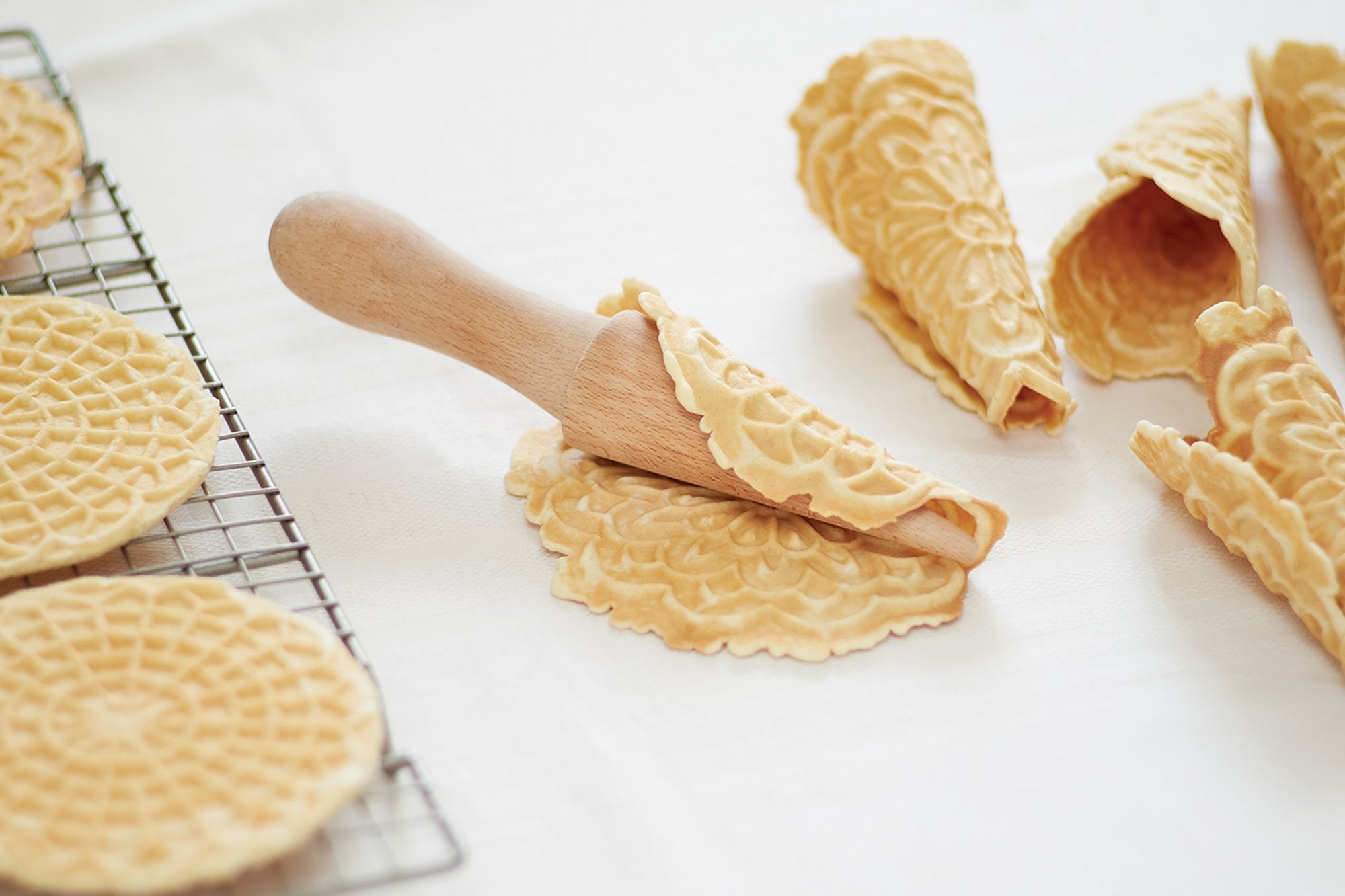 Fox Run natural beechwood tool elevates pastry crafting
