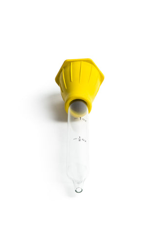 Fox Run silicone bulb baster for comfortable grip and smooth suction.