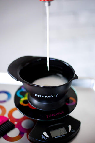 FRAMAR tare function subtracts container weight for clean net measurements.