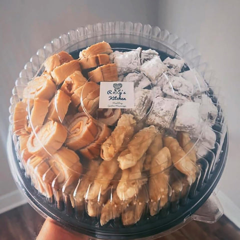 Frcctre catering trays suitable for takeout and display at events.
