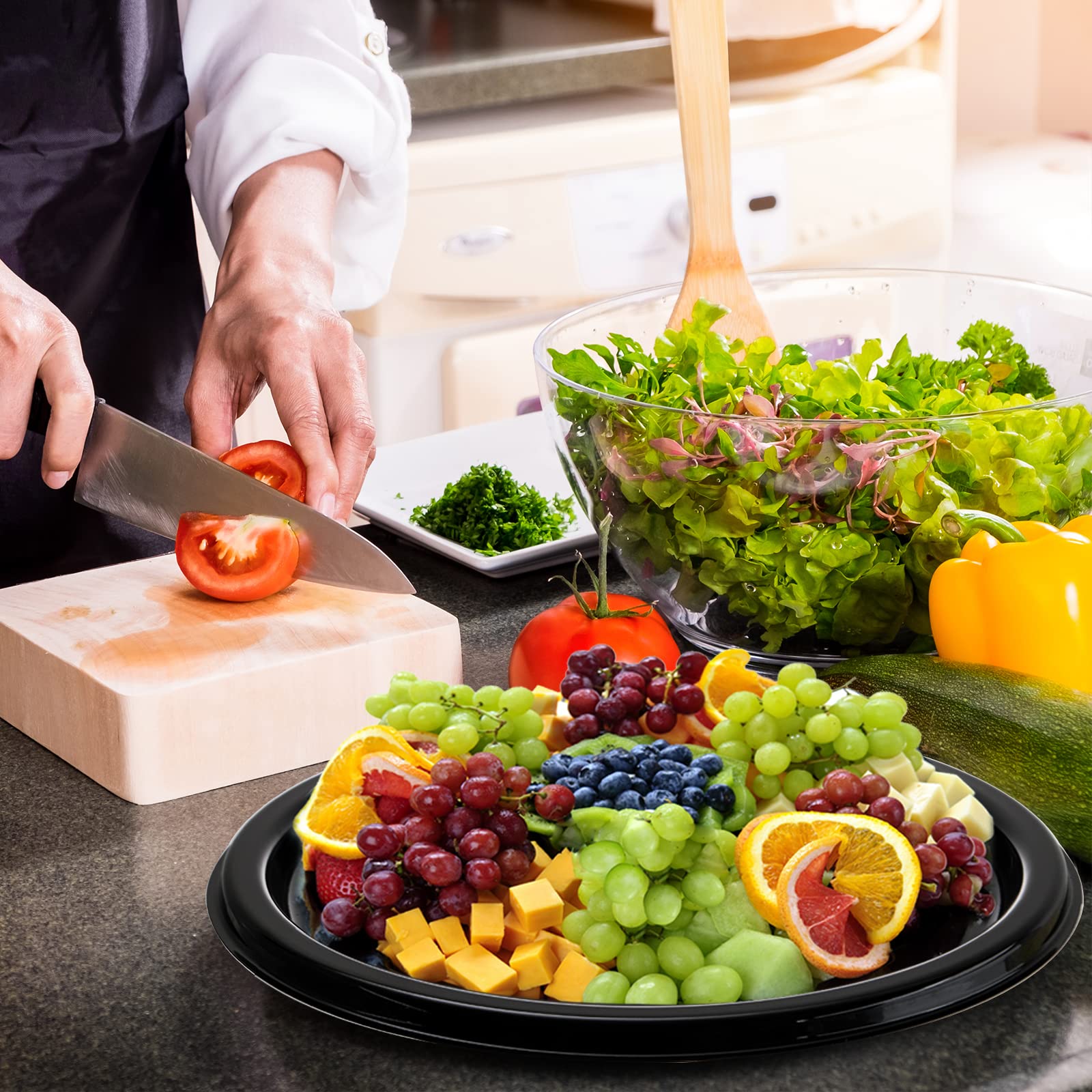 Frcctre lids with fluted bottoms secure the tray during transport.