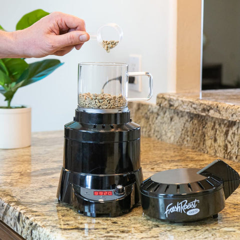 Fresh Roast SR540 digital status display shows precise temperature during roasting.