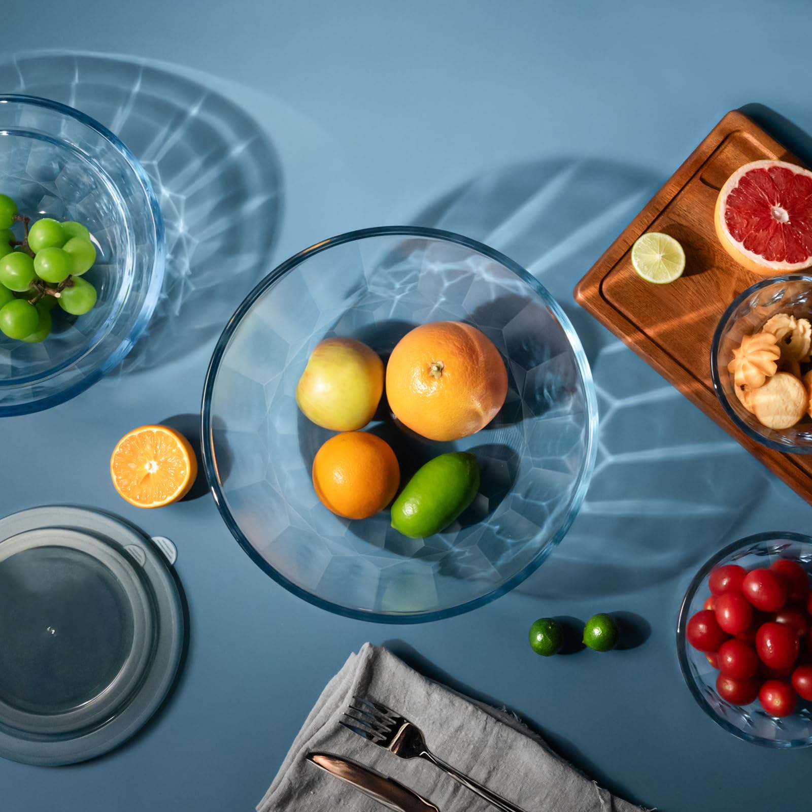 Freshmage 0.8-quart diamond-pattern bowl for precise mixing and prep.