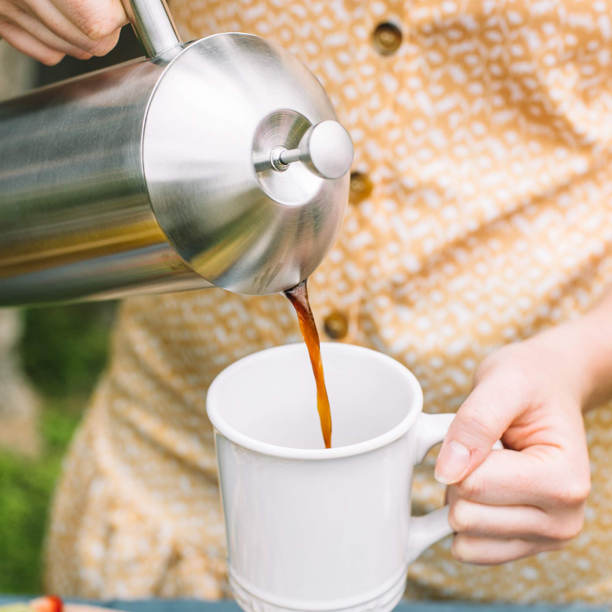 Robust Frieling handle grip close-up for comfortable pouring.