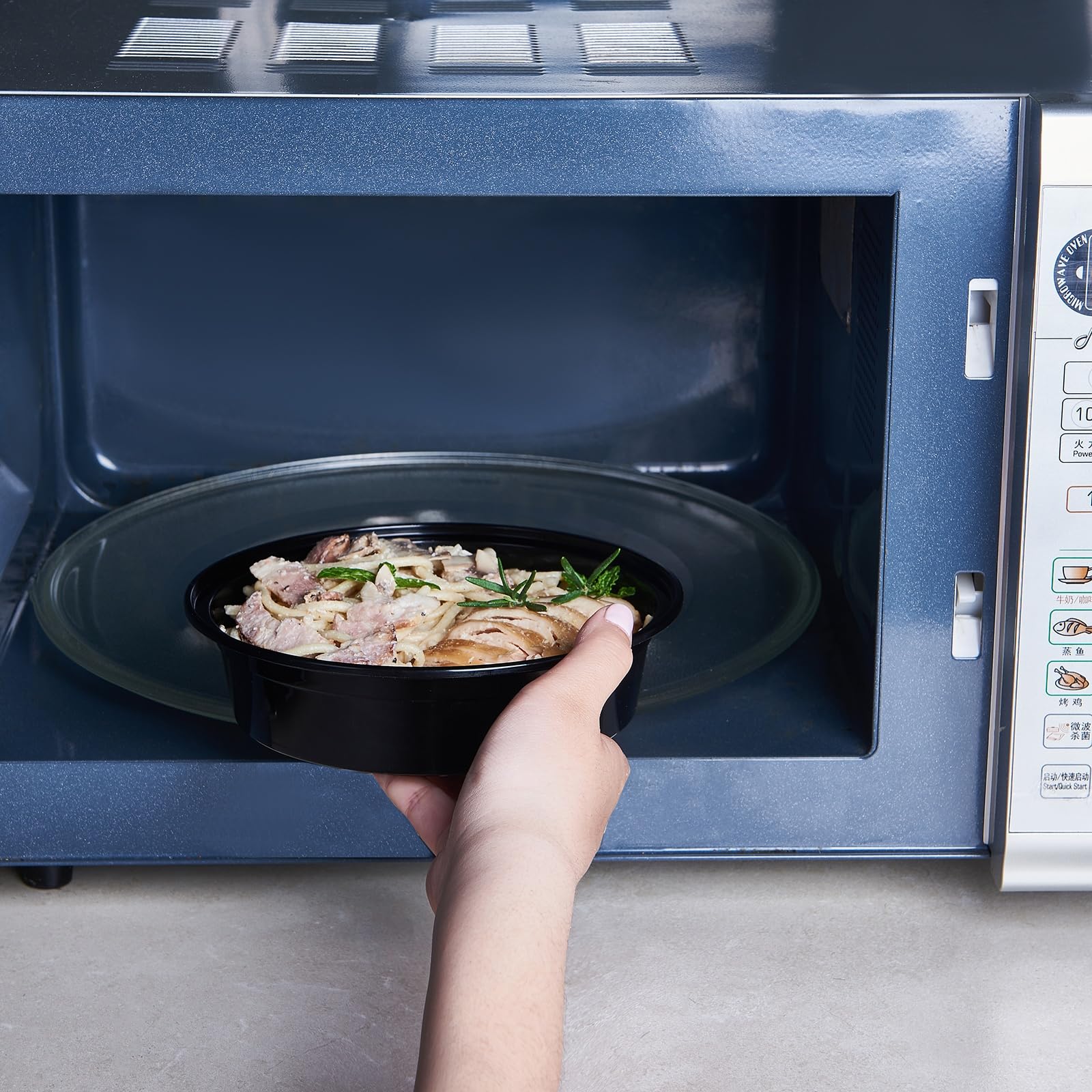 FULING microwave-safe bottom design enables quick reheating of meals
