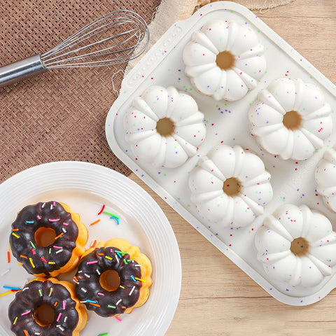 FUNBAKY two-pack baking set for batch baking and party favors.