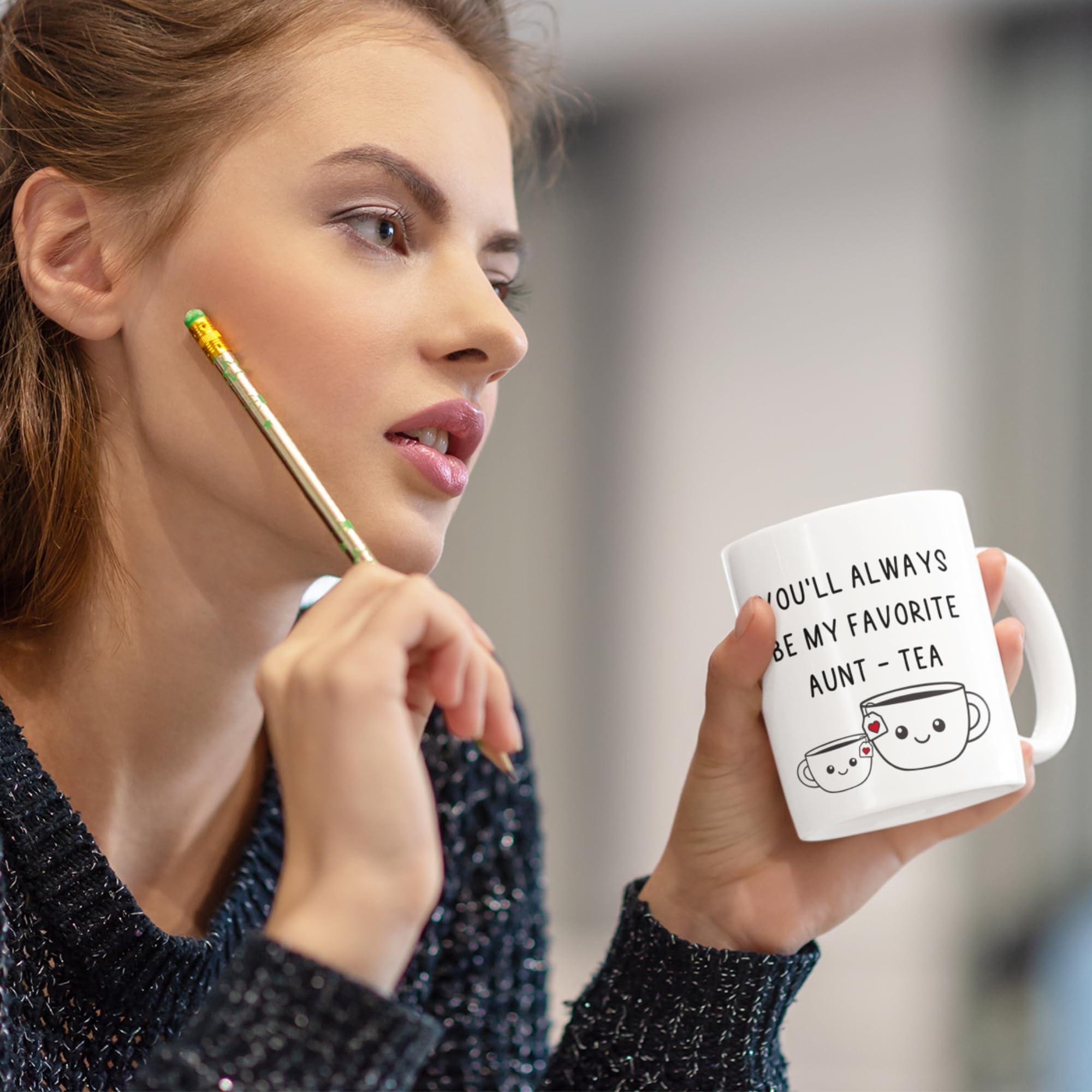 FUNITZ Best aunty mug design offers cheerful, sentimental keepsake