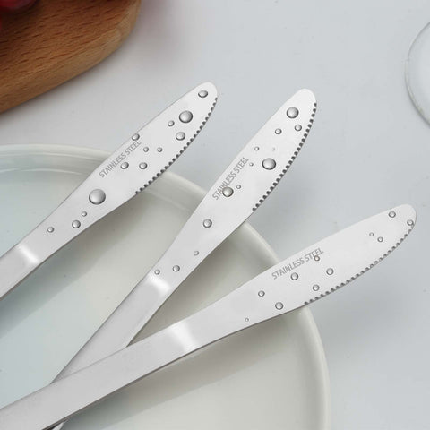 Funnydin ergonomic dinner knives with smooth edges and rounded handles for comfortable grip.