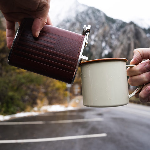 Future Hydrate stainless-steel flask body emphasizes durable, rust-resistant construction.