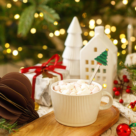 FYSUIMU pine-design stirrers brighten party beverages.