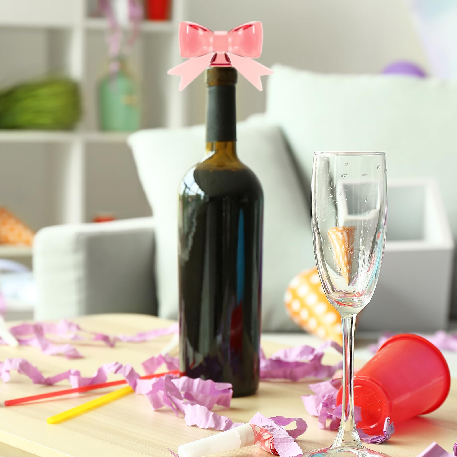 FYSUIMU wine stopper provides easy sealing for bottles.