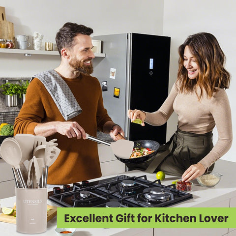 Fyvva Khaki Holder neatly stores tools within reach for quick prep.