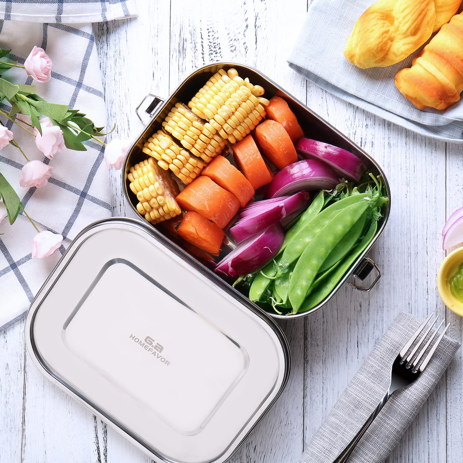 G.a HOMEFAVOR bento box silicone seal keeps food fresh and leak-free.