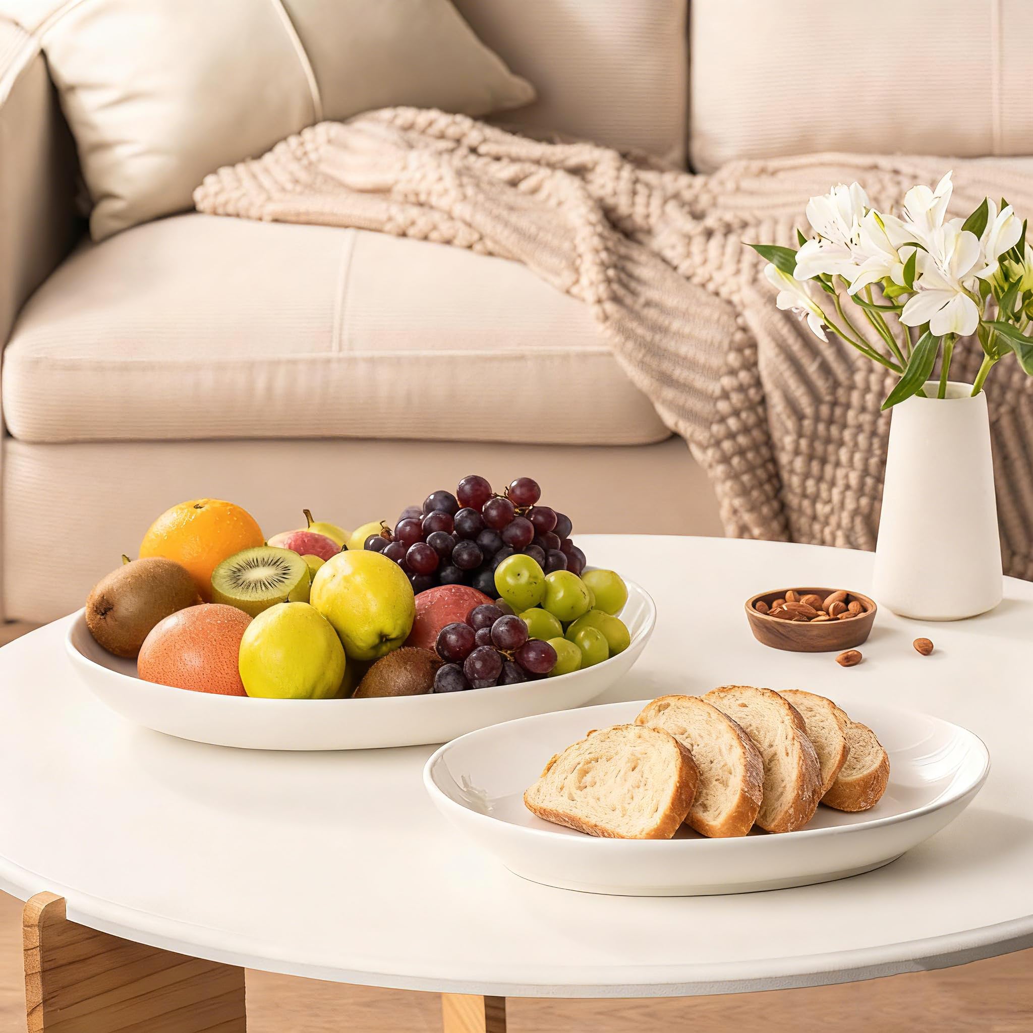 Gacoree presentation of long foods like fish and baguette.