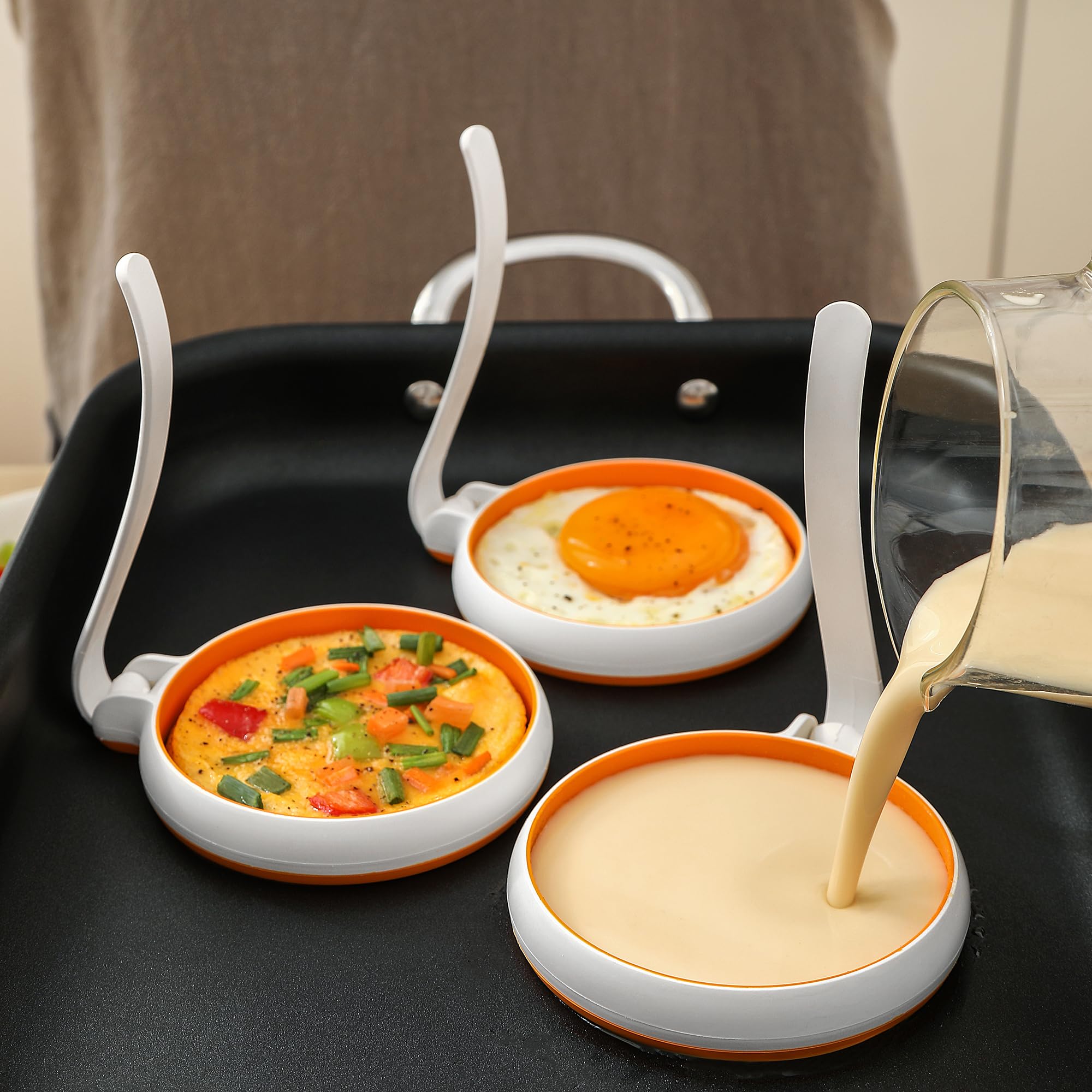 GAGAQI round egg molds on pan for uniform breakfasts