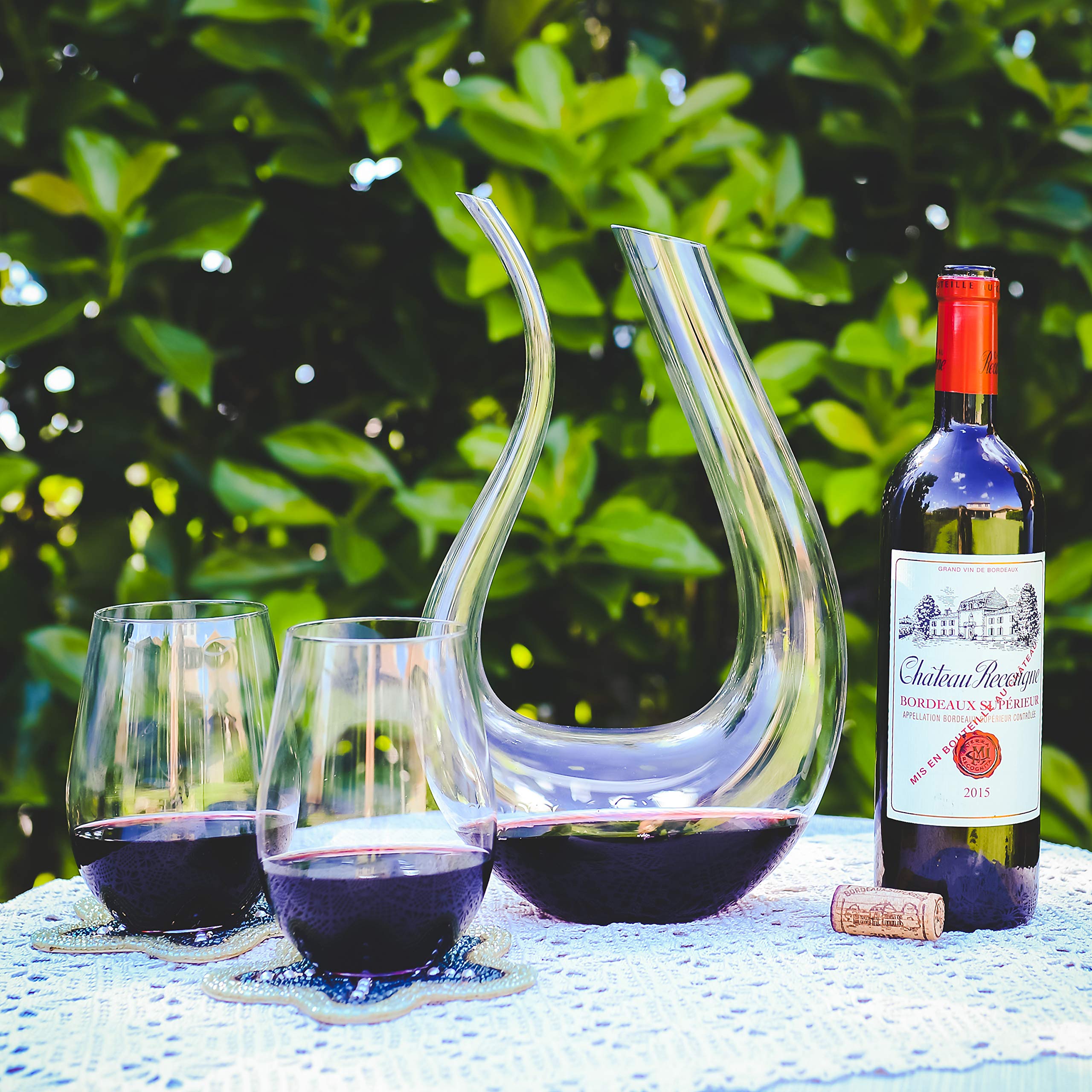 Galashield U shape decanter enables smooth pouring and aeration.