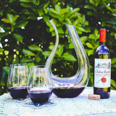 Galashield U shape decanter enables smooth pouring and aeration.